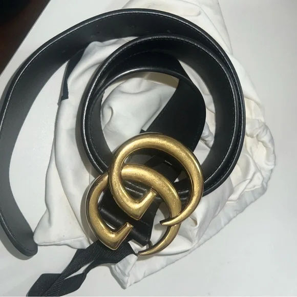 Gucci Black Leather Belt with Gold GG Buckle - Picture 3 of 4